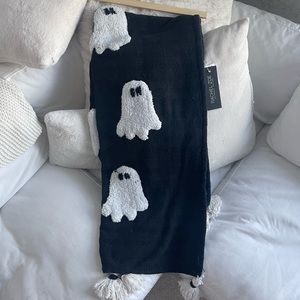 SOLD*** Brand New black and white rachel zoe ghost blanket -tik tok
